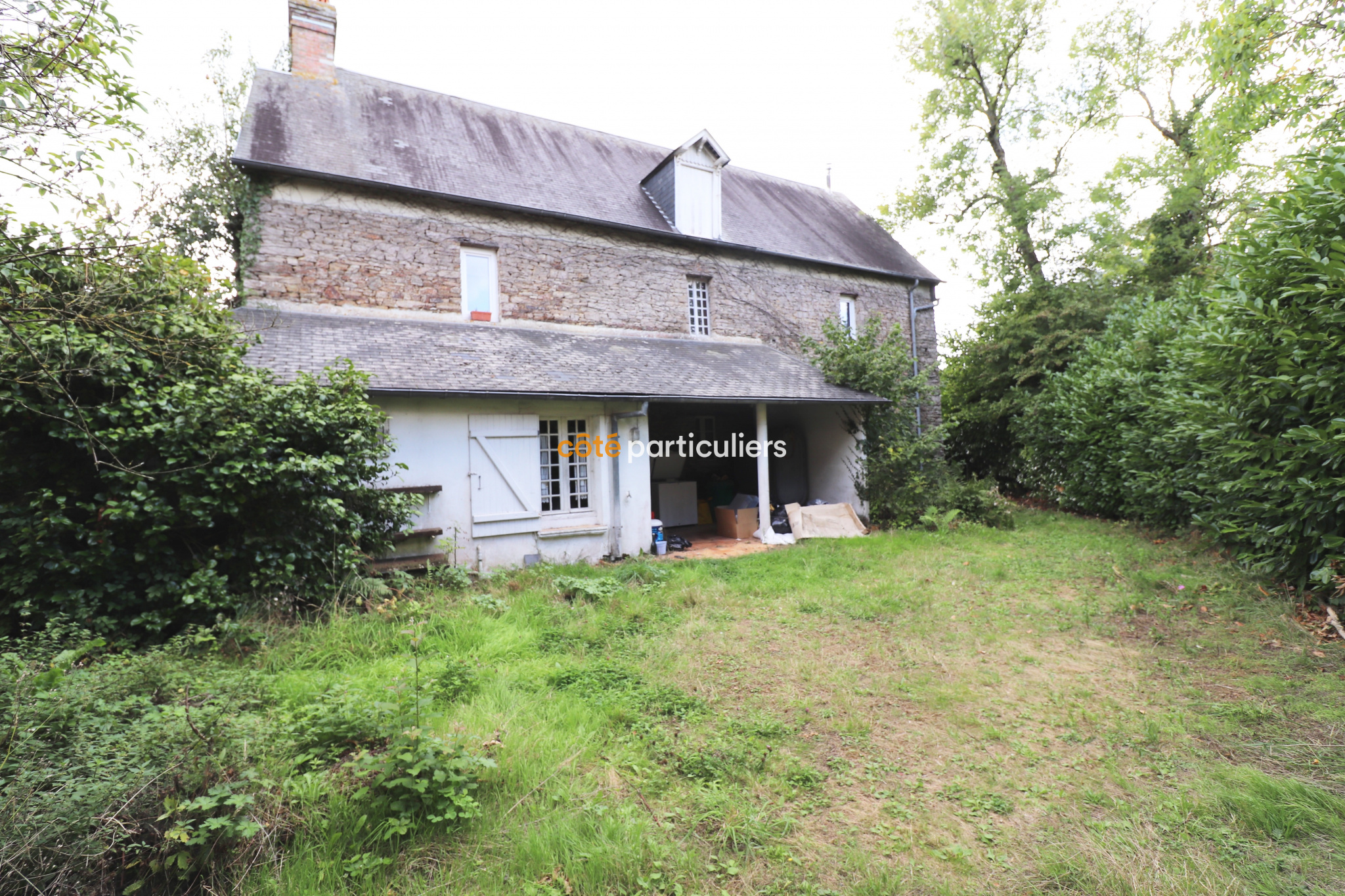 Vente MAISON DE CARACTERE A RENOVER ENTIEREMENT SUR 1486M2 DE TERRAIN