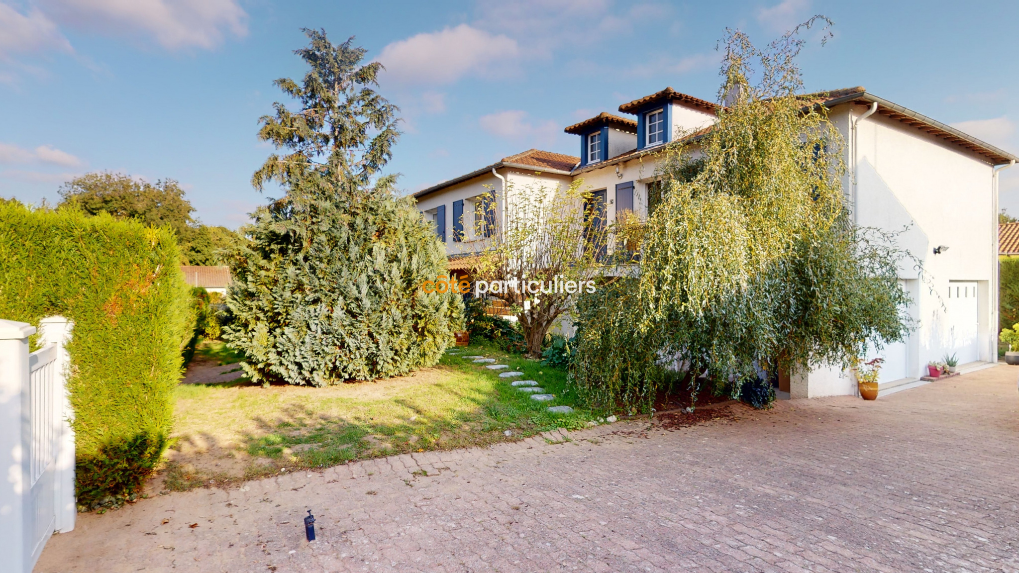 Maison à vendre de 177 m² avec 2e logement possible à Cholet (49300)